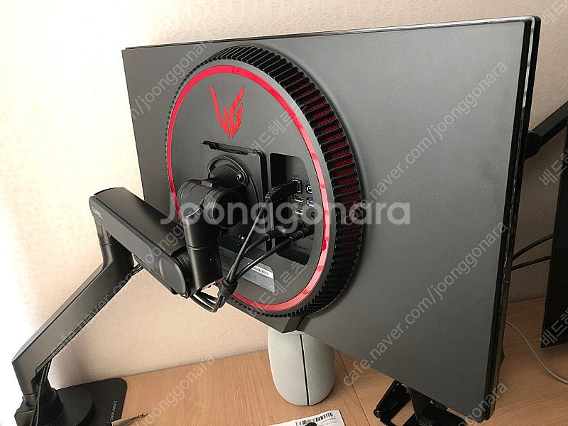 LG 울트라기어 게이밍모니터 27GP95R 팝니다!--1