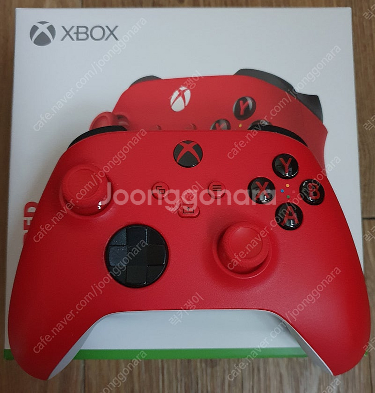 XBOX 4세대 펄스레드 게임패드 + 레이저 충전독 판...--0