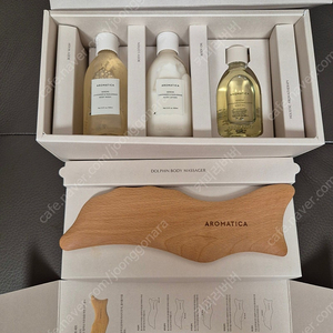 새상품 / 아로마티카 라벤더 바디 3 종 & 돌고래 괄사 선물 세트 (워시+로션+오일)