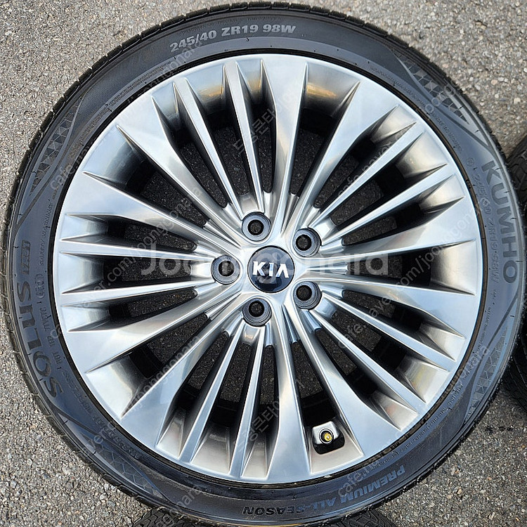 [판매] 기아 올뉴 K7 19인치 순정휠 타이어 세트 팝니다. 245 40 19--1