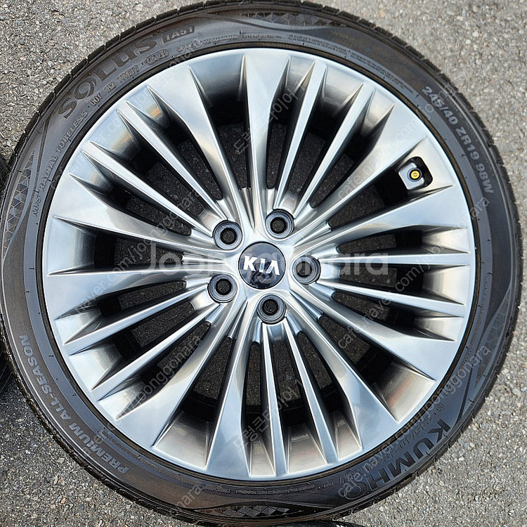 [판매] 기아 올뉴 K7 19인치 순정휠 타이어 세트 팝니다. 245 40 19--2