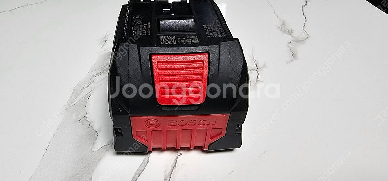 보쉬 18v 프로코어 8.0 배터리 2개 미사용품--2