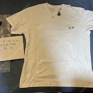 [2XL] 유니클로 UT x 카우스 x 워홀 UT 숏슬리브 그래픽 티셔츠 A 화이트 팝니다.