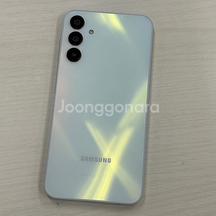 갤럭시A15 라이트블루 128용량 24년 7월개통 새상품컨디션 초S급 14만 판매해요--0