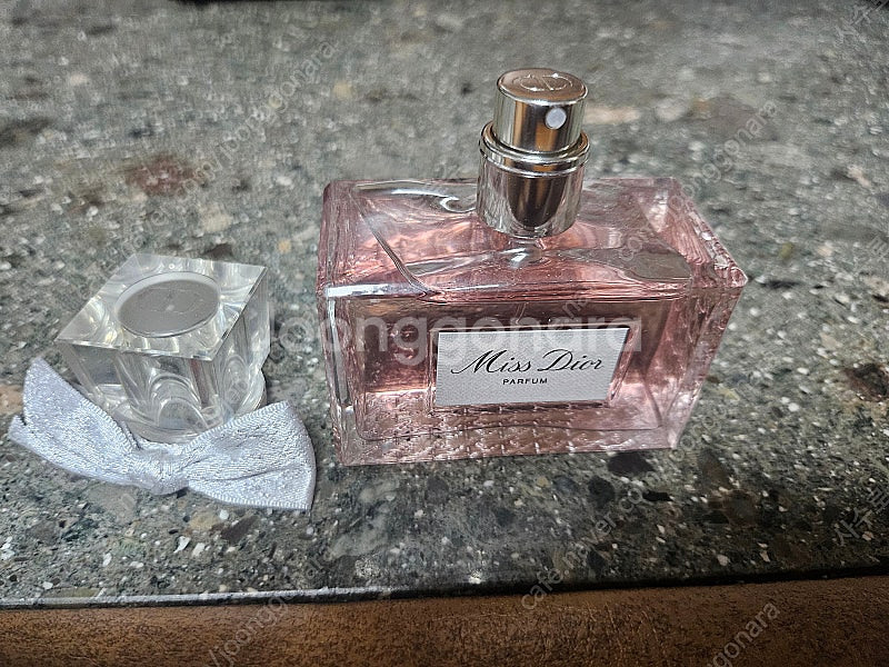 미스 디올 퍼퓸 80ml 팝니다--3