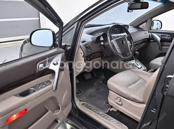 중고차 코란도 투리스모 2.0 샤토 4WD 9인승 부부...--2