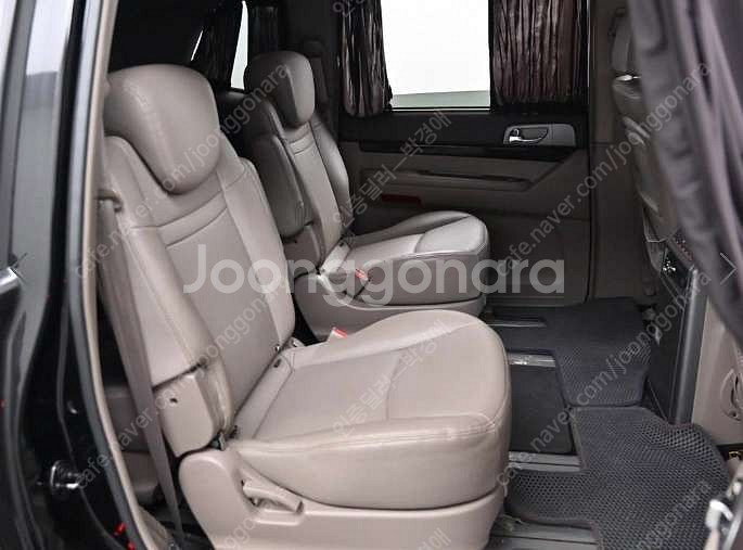 중고차 코란도 투리스모 2.0 샤토 4WD 9인승 부부...--3