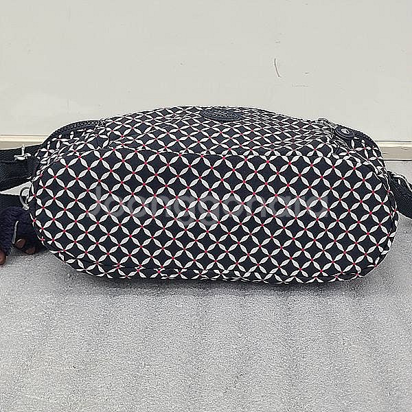 상태 아주좋은 신형 키플링 크로스백 37x23x11cm--8