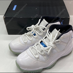 나이키 조던11,에어포스1 극레어