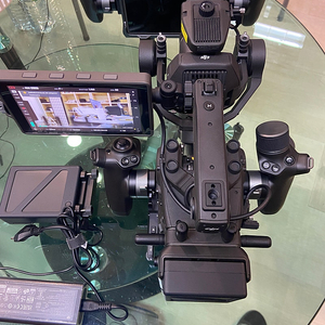 DJI 로닌 4D-6K 풀셋 팝니다