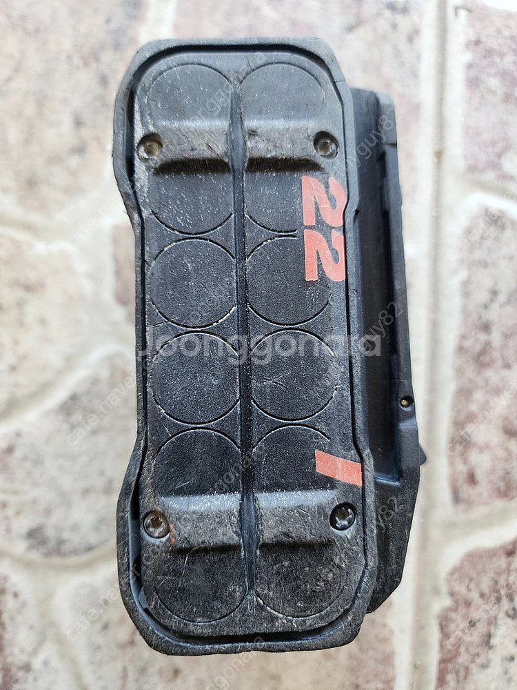 뉴런배터리 B22-110 (5.2A)중고팝니다.--1