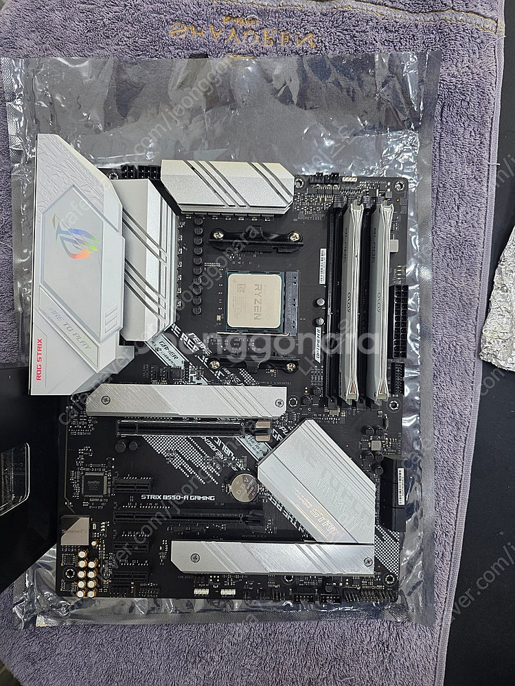 asus rog strix B550-A 보드 팝니다~--1