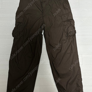 [L]유니클로C 와이드핏 카고팬츠 다크브라운