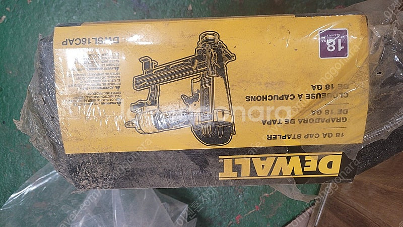 DEWALT DWSL18CAP 1-1/2" 18 Gau...--7
