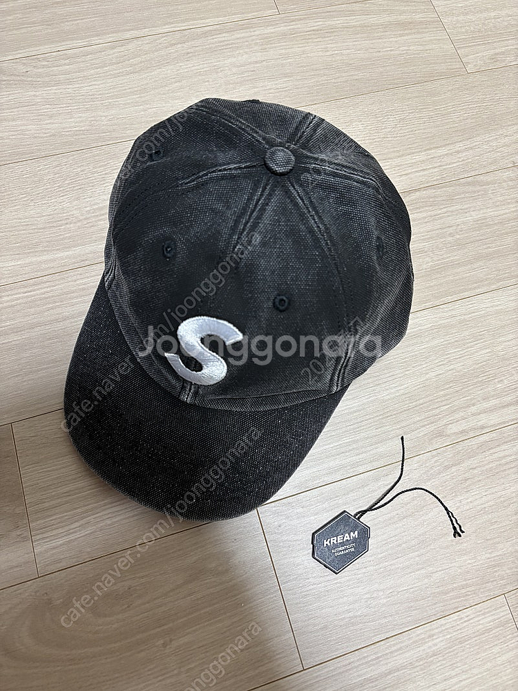 슈프림 피그먼트 S 로고 6-패널 블랙 - 24FW 모...--0