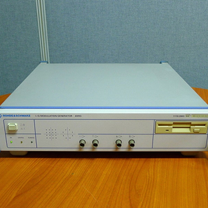로데슈바르즈 AMIQ I/Q Modulation Generator 로데슈바르츠 AMIQ 1110.2003.02 이미지