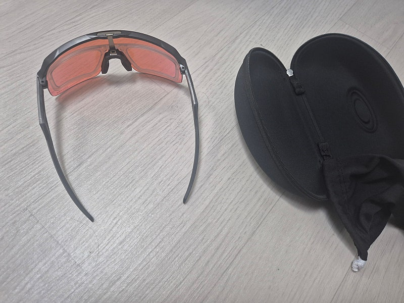 오클리 선글라스 팝니다.--3