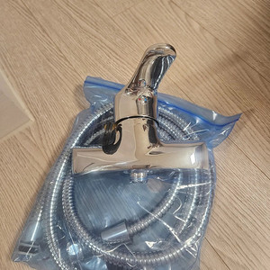 대림 샤워기 줄과 수전 택배비포함 3만원에 팝니다