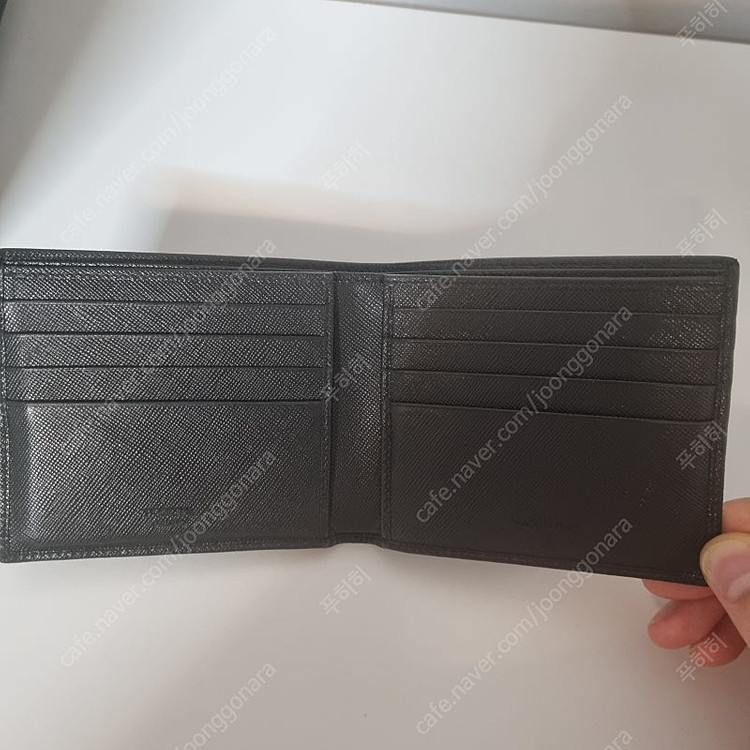 프라다 사피아노 남성 반지갑 이미지