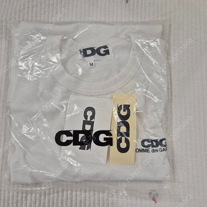 꼼데가르송 CDG 흰색 M / XL 팔아요