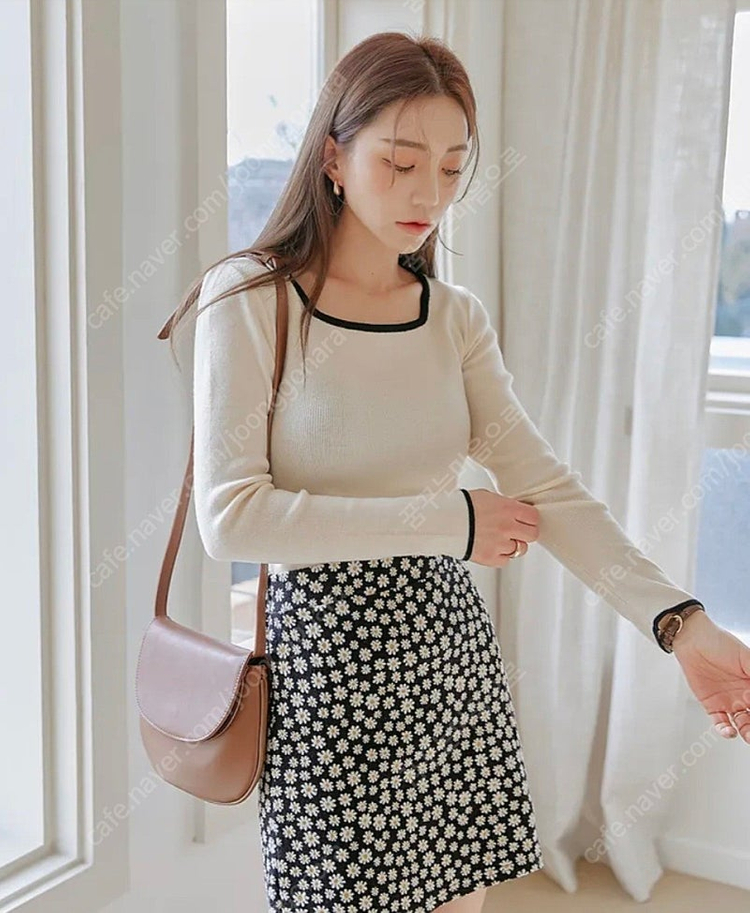 커먼유니크 플라워 슬릿 스커트 이미지