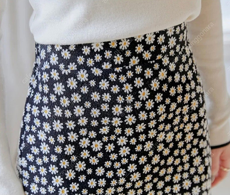 커먼유니크 플라워 슬릿 스커트 이미지