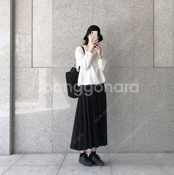 유노이아 블랙 플리츠 스커트--1