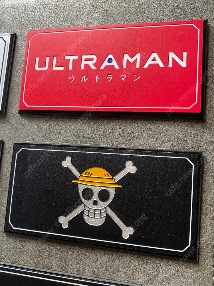 원피스 짱구는못말려 미니언즈 울트라맨 드래곤볼 에반게리온 나루토 포켓몬스터 애니메이션 피규어 명판 명함 명패 로고 ...--2