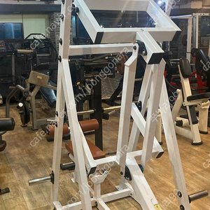 헬스머신 판매합니다. 풀다운머신, 힙스쿼트머신