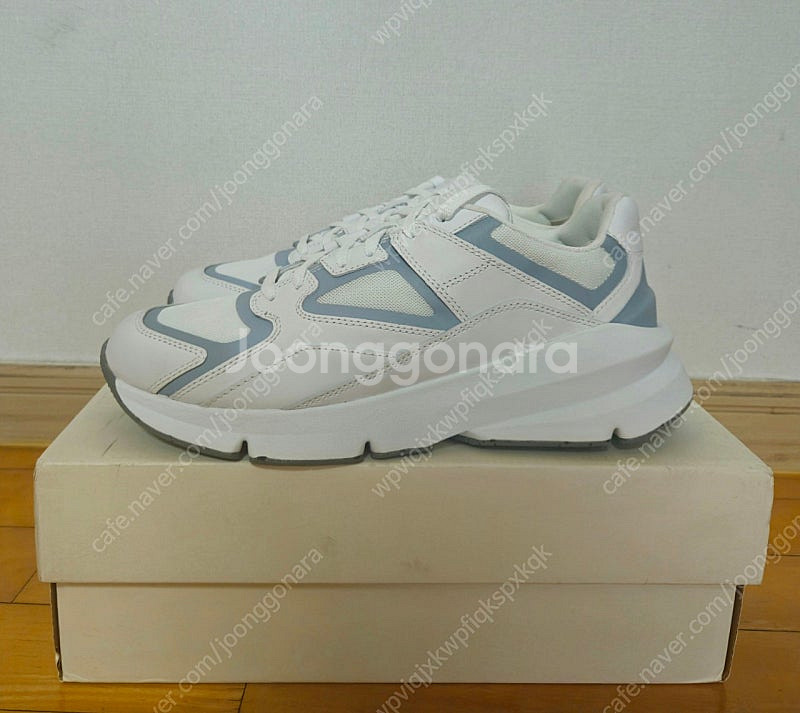 새상품)245-250 15만원 언더아머 운동화 런닝화 ...--1