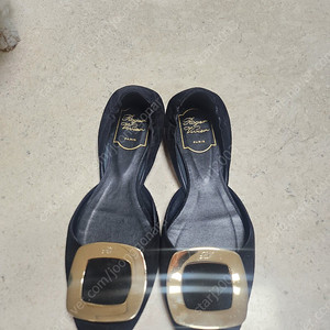 정품 로저비비에 플랫