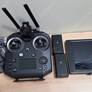 DJI 센덴스 조종기 + 크리스탈스카이모니터,TB55 배터리 판매합니다.