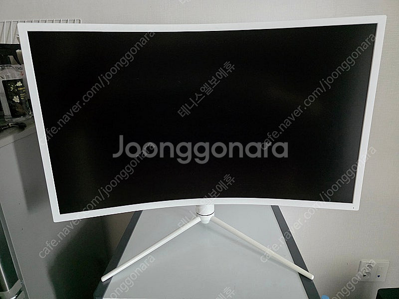 한성 32인치 커브드 모니터 팔아요--1