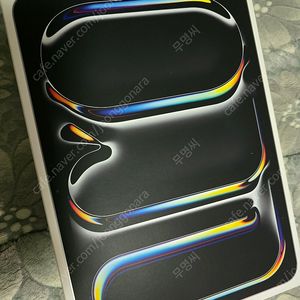 M4 아이패드프로 11인치 512기가 셀룰러 실버색상 판매합니다.