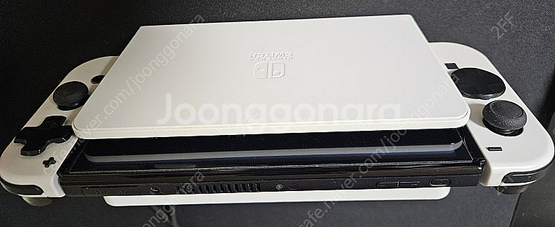 닌텐도스위치 OLED 화이트 + 프로콘 팝니다--9