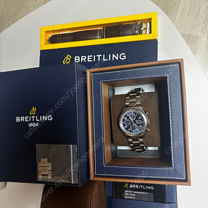 브라이틀링 에비에이터8 크로노