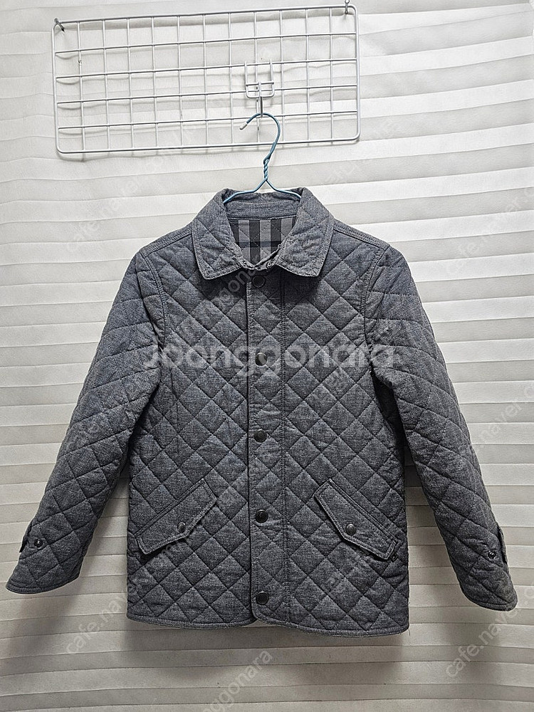 버버리 키즈 다이아 퀄팅자켓 회색 사이즈 10y 140cm--0