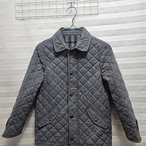 버버리 키즈 다이아 퀄팅자켓 회색 사이즈 10y 140cm