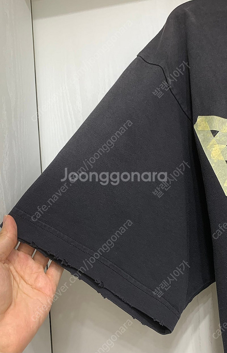 [S]발렌시아가 테이프 타입 로고 반팔 티셔츠 페이디드...--6