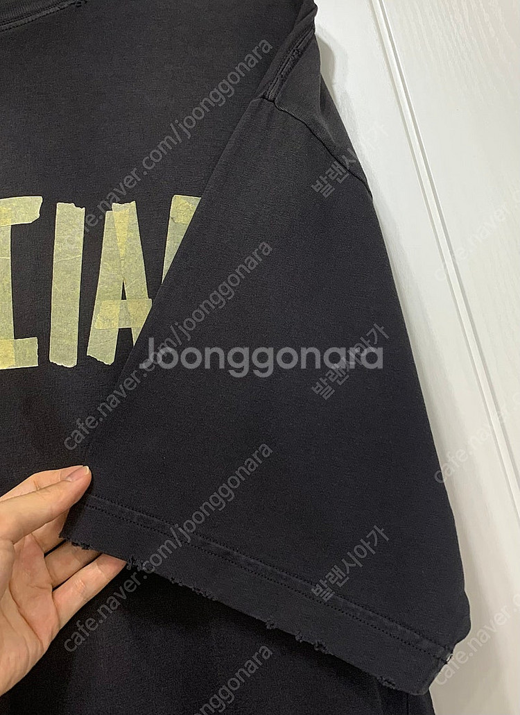 [S]발렌시아가 테이프 타입 로고 반팔 티셔츠 페이디드...--7