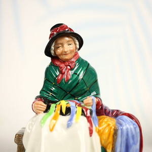 영국산 도자기 피겨린 - 로얄 덜튼, 콜포트 등 Royal Doulton Coalport 도자기 인형 (1/3)