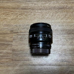 니콘 85mm 1.8 D렌즈 전투형 팝니다