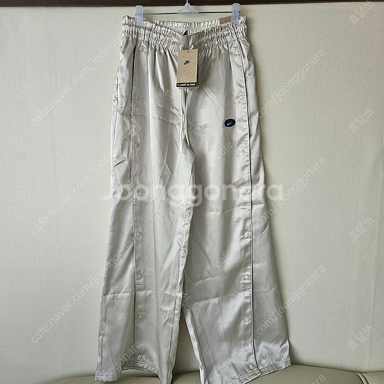 나이키 여성 와이드팬츠 서카 96 M사이즈--0