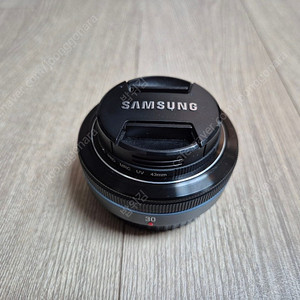 삼성 nx 30mm f2.0 단렌즈