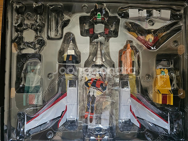 더합체 마이트가인&마이트카이저(개봉품 특전포함)+마이트건너&카이저캐리어(미개봉품 특전포함) 팝니다.--3