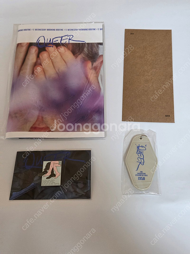 영화 퀴어 진, 포스터, 뱃지, ttt--2