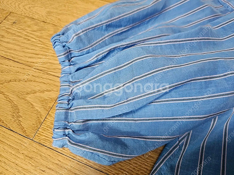 (가격인하) 랑방컬렉션 스트라이프 플레어 블라우스--4