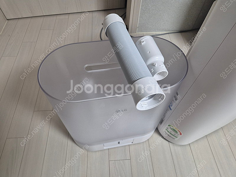 LG휘센 오브제컬렉션 제습기23L+건조기케이스 팝니다--7