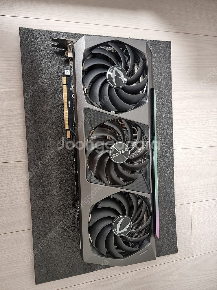 Zotac 4070ti super amp holo--1
