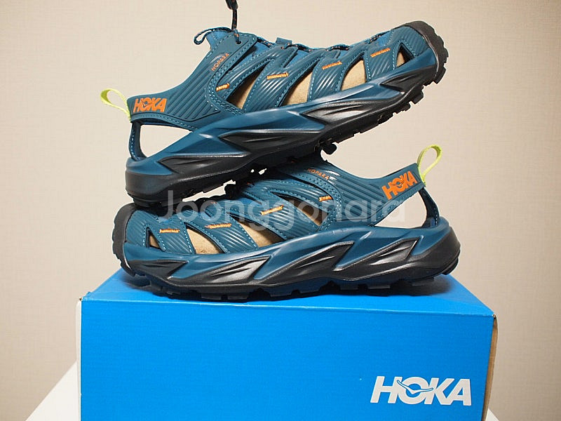 HOKA 호카 호파라 그래파이트 새제품 팝니다.--2